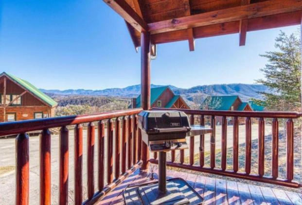 Solid Ground Lodge With Yard! Pigeon Forge Εξωτερικό φωτογραφία