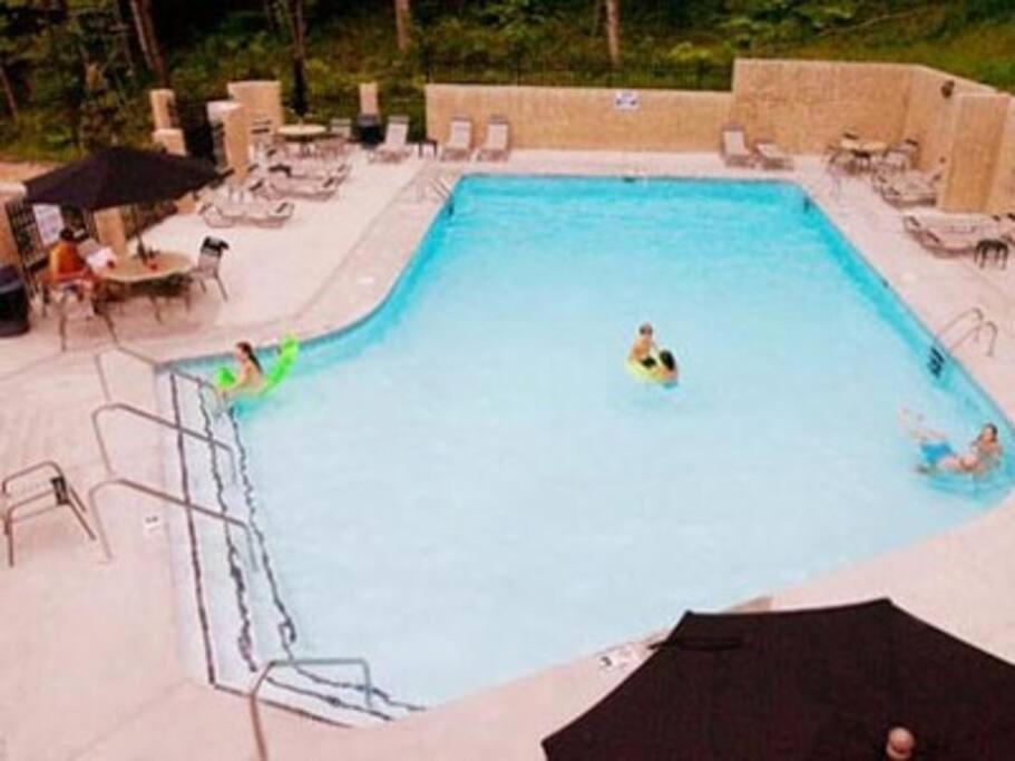 Solid Ground Lodge With Yard! Pigeon Forge Εξωτερικό φωτογραφία